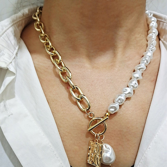 Pearl-Lock-Chains Necklace